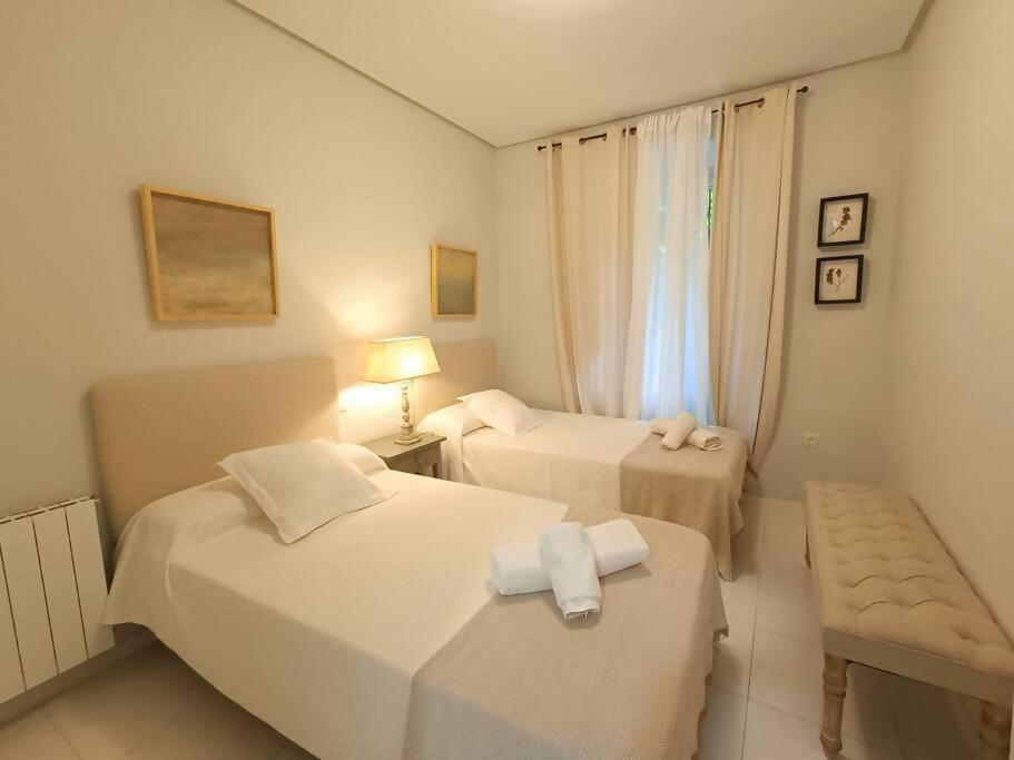 Appartement Casa Aguila Casco Antiguo Patio Privado à Caces Extérieur photo