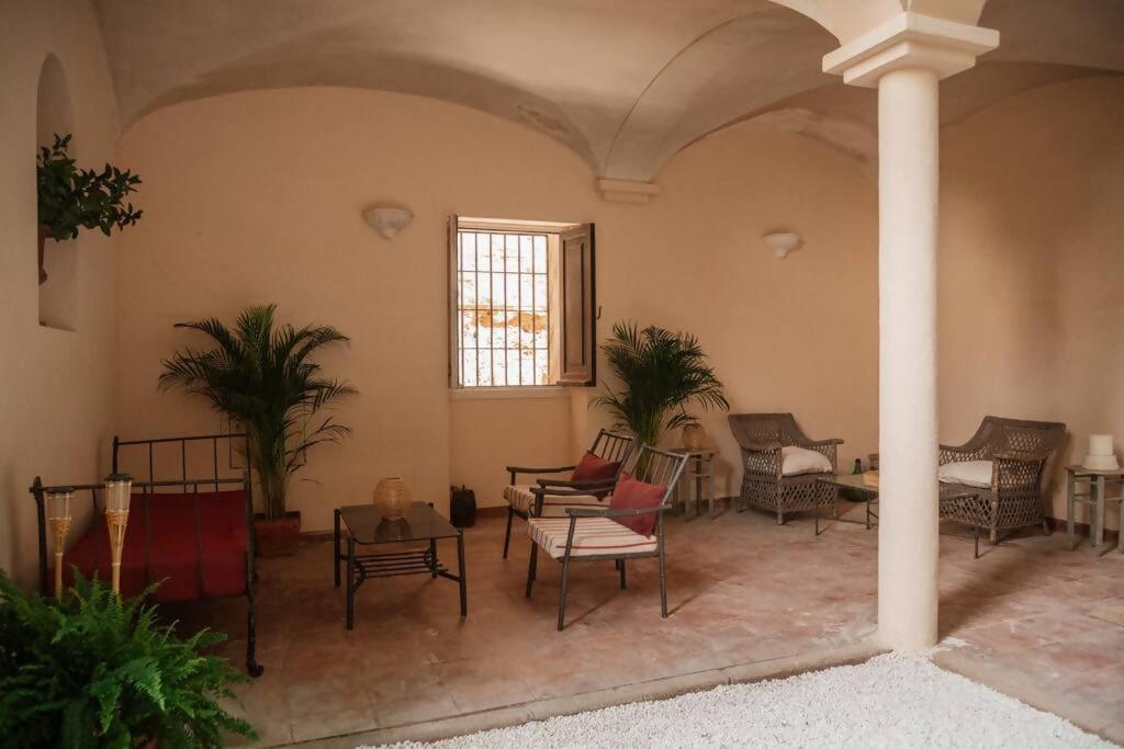 Appartement Casa Aguila Casco Antiguo Patio Privado à Caces Extérieur photo